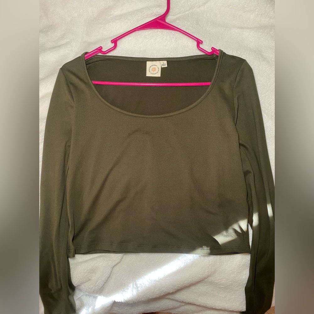 Live in the moment- Long Sleeve Crop Top